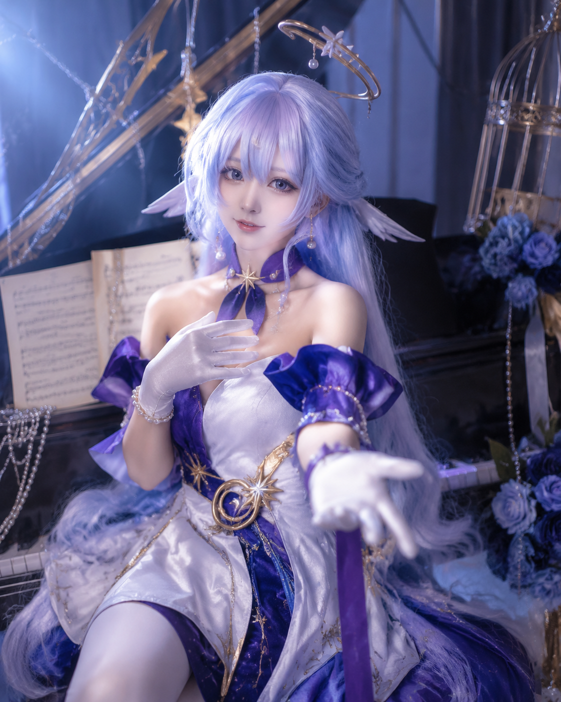 生成一个知更鸟coser